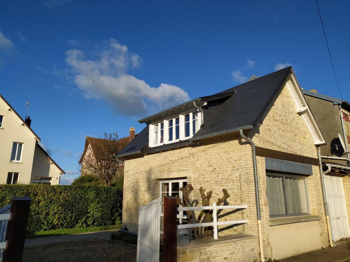 Maisonnette Le Cottage A 50M De La Plage D'Asnelles , 3Km D'Arromanches, 10Km De Bayeux Exterior photo